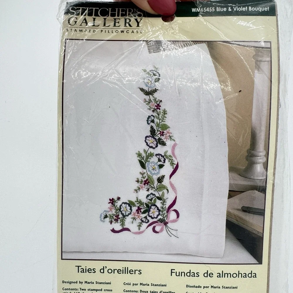 VTG Bucilla Stitchers Gallery Stamped Cross‎ Stitch Two Pillowcases Kit Bouquet